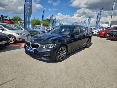 Voir le détail de l'offre de cette BMW Série 3 318dA MH 150ch M Sport de 2022 en vente à partir de 363.76 €  / mois