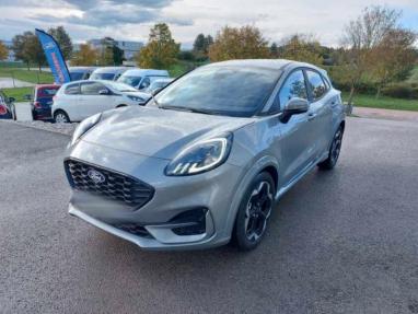 Voir le détail de l'offre de cette FORD Puma 1.0 EcoBoost Hybrid 125ch ST Line X S&S de 2024 en vente à partir de 27 990 € 