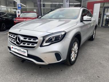 Voir le détail de l'offre de cette MERCEDES-BENZ GLA 180 Sensation 7G-DCT de 2019 en vente à partir de 20 999 € 