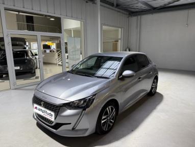 Voir le détail de l'offre de cette PEUGEOT 208 1.2 PureTech 100ch S&S Allure 118g de 2021 en vente à partir de 139.37 €  / mois